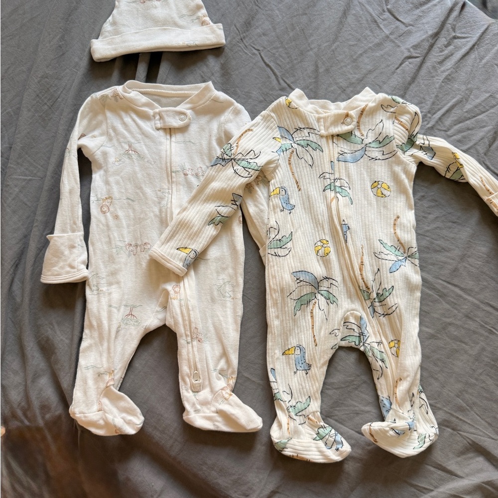 Carter’s Newborn One Piece Set